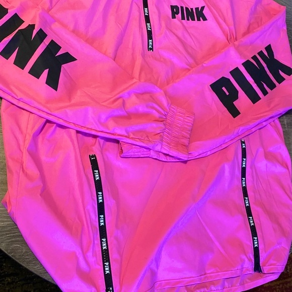 VS PINK windbreaker - Picture 2 of 3